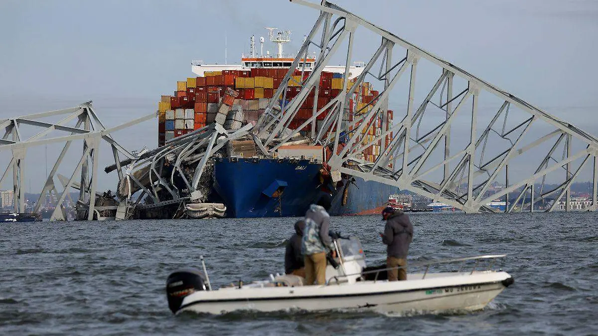 Barco derrumba puente de Baltimore